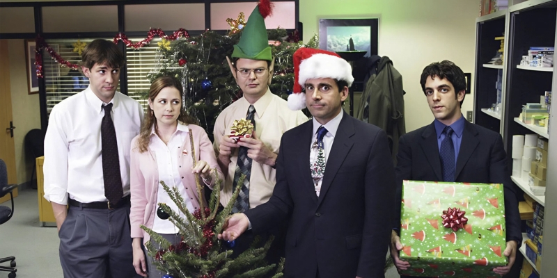 20 новогодних поздравлений коллегам, которые можно взять на заметку